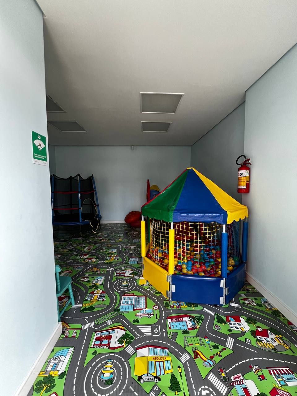 Apartamento de 3 dormitórios transformado em 2, 1 suíte e living com churrasqueira. — foto 15