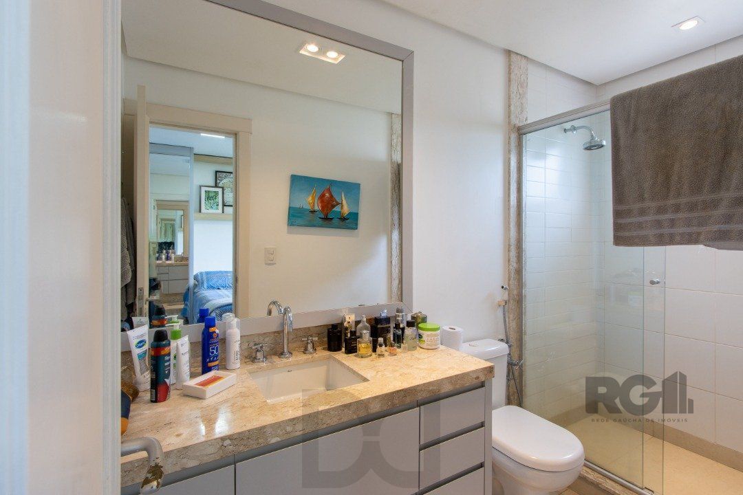 Excelente residência no Condomínio Terra Ville com aproximadamente 474,74m² privativos. — foto 70