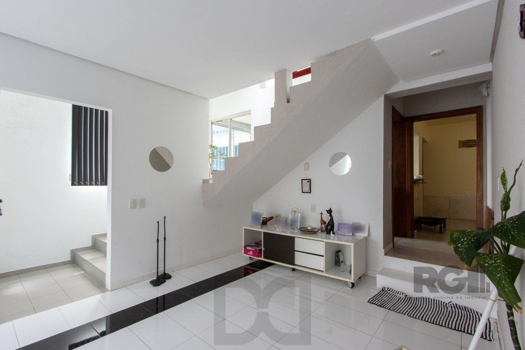 Casa, 5 dormitórios, sendo 1 suíte, 312m² privativos, 8 vagas - Bairro Vila Nova — foto 9