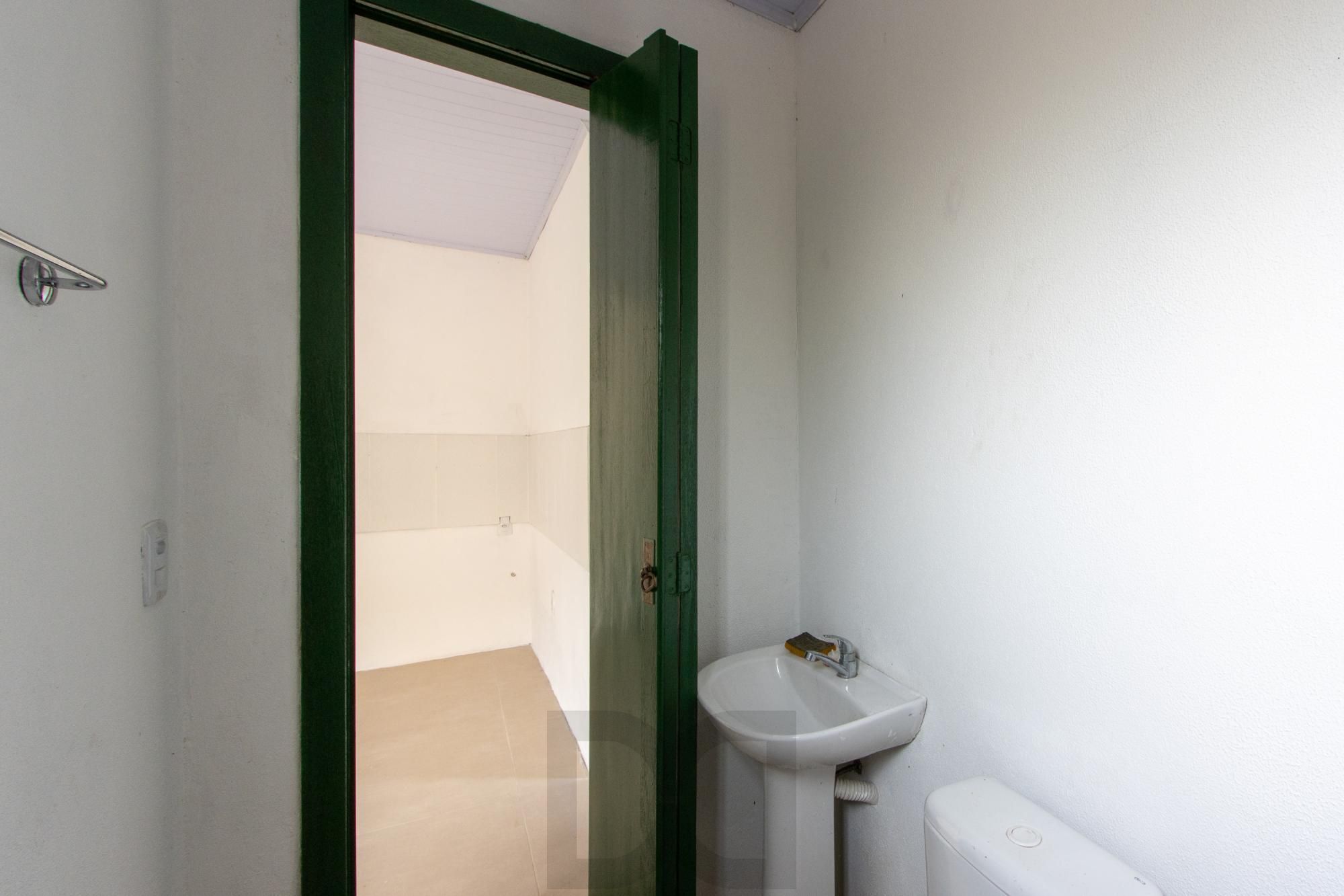 Terreno medindo 11 X 39,66 com 2 casas de alvenaria - Bairro Guarujá — foto 19