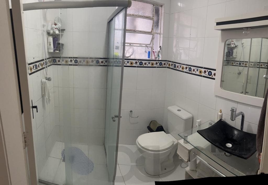 Apartamento de 2 dormitórios, living, cozinha, área de serviço e banheiro social. — foto 6