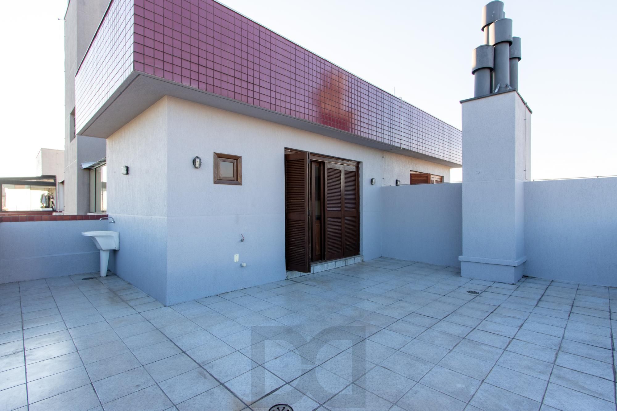 COBERTURA 2 QUARTOS, 2 VAGAS INDIVIDUAIS ESCRITURADAS, ELEVADOR - BAIRRO SANTO ANTONIO — foto 32