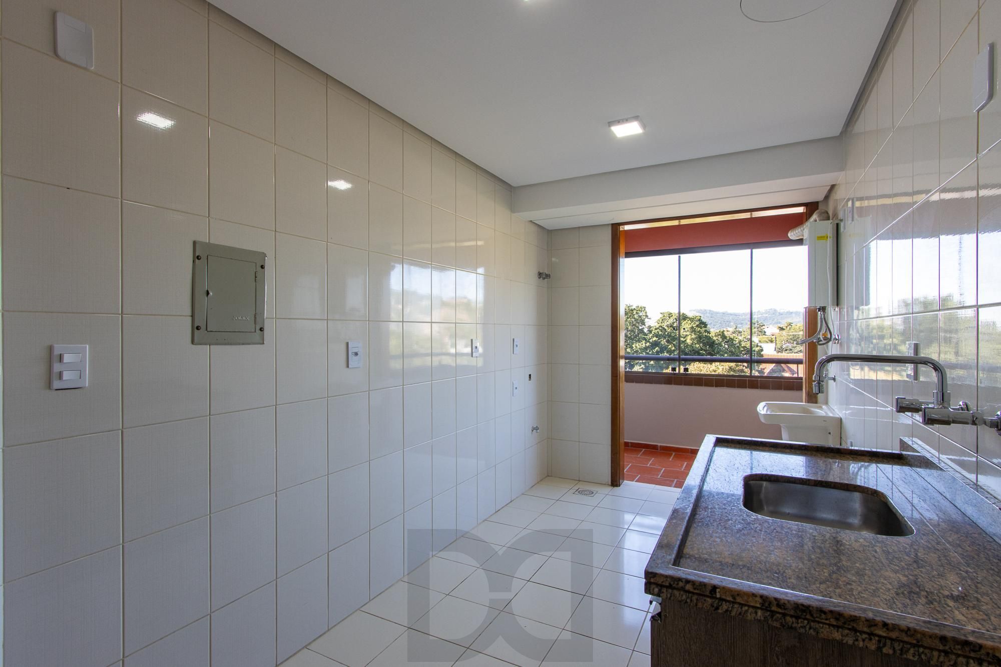 Apartamento de 2 dormitórios, 1 suíte e 2 vagas de garagem no bairro Tristeza. — foto 11