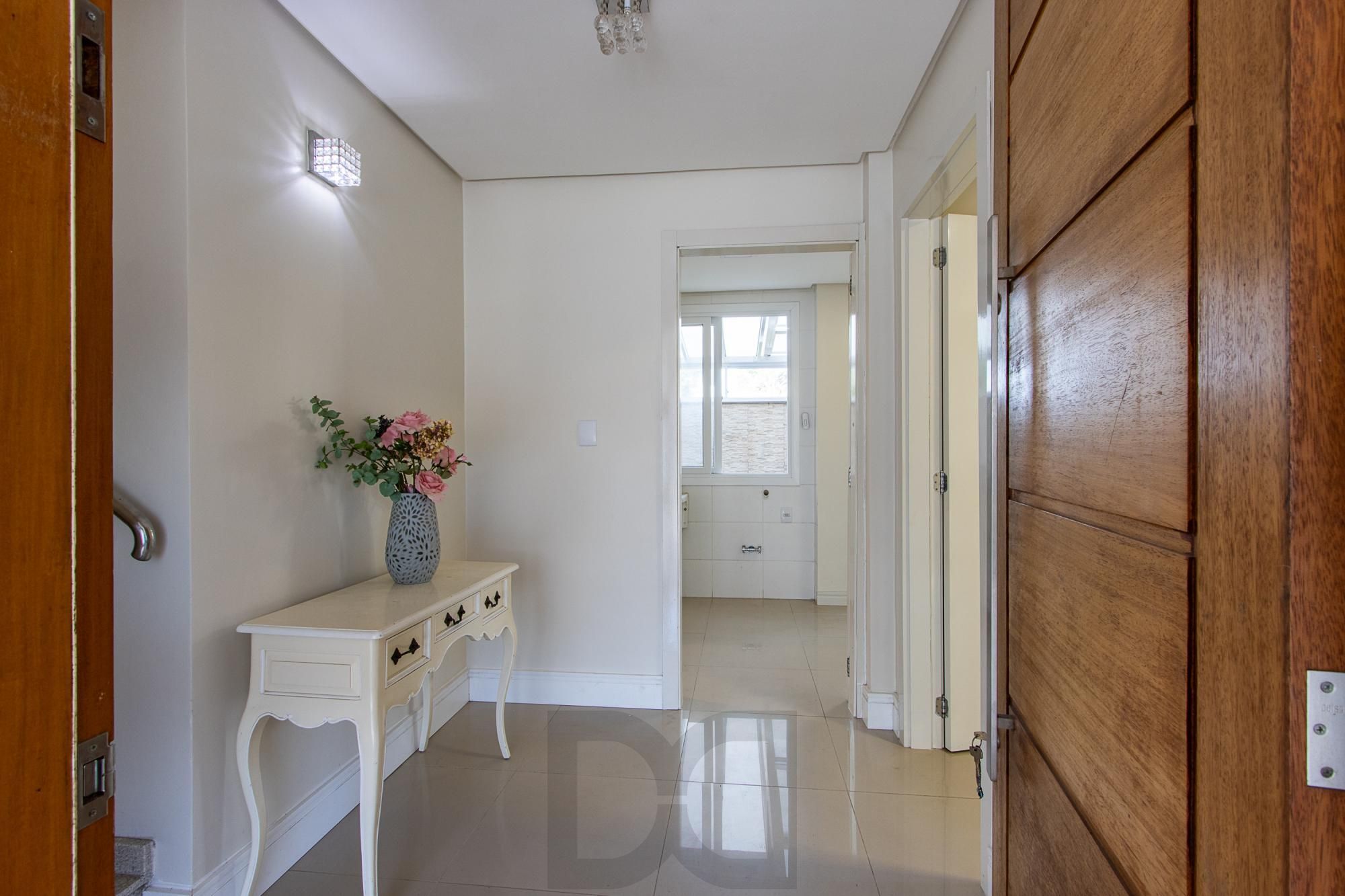 Casa de esquina à venda na Av. Copacabana | 3 dormitórios | 3 vagas | — foto 3