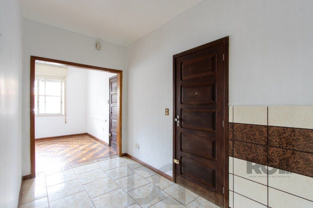 Apartamento térreo, com pátio, 2 quartos - Bairro Menino Deus — foto 9
