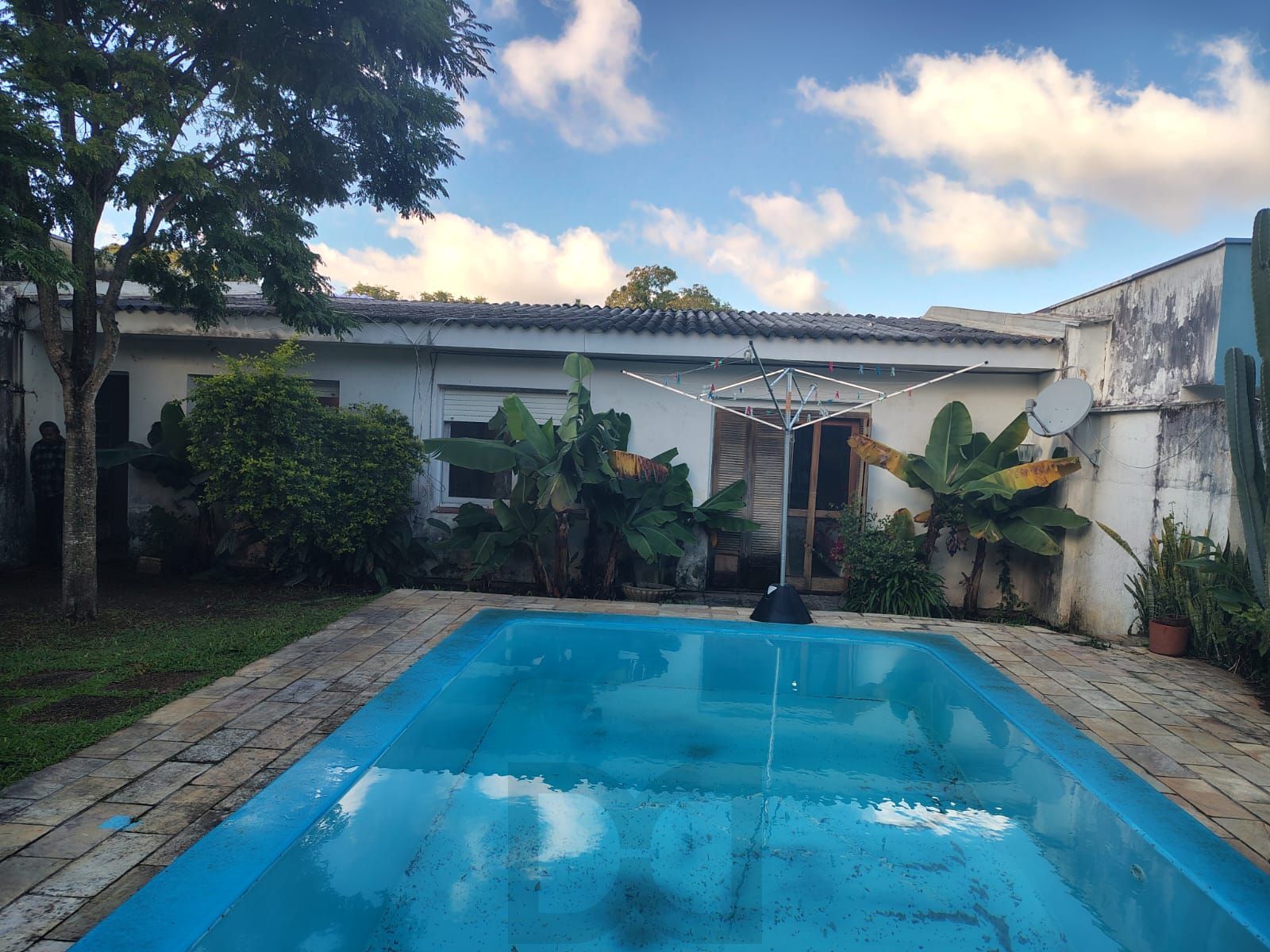 Casa de alvenaria, com 3 dormitórios, 1 suíte e 2 vagas de garagem coberta. — foto 29