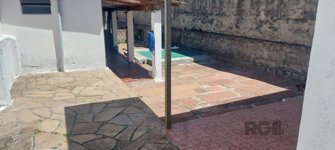 CASA COM EXTENSO PÁTIO NO CAMAQUÃ — foto 25
