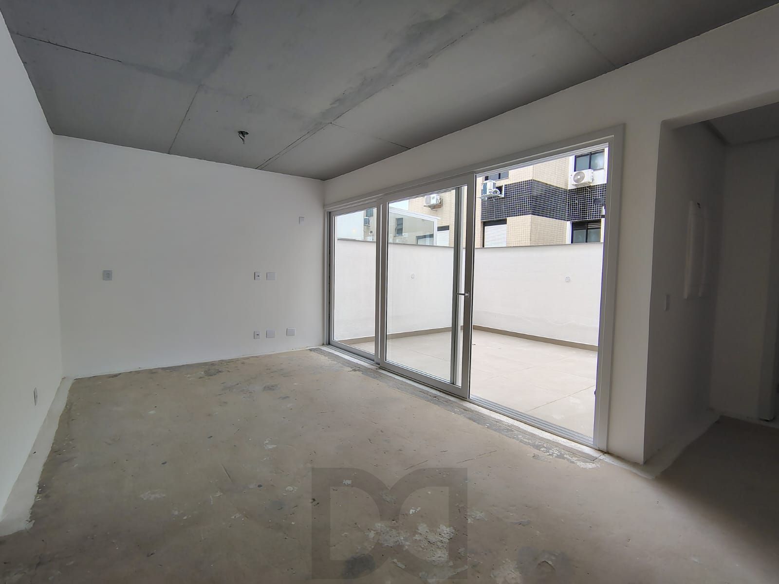 Apartamento Garden de 2 dormitórios, 1 suíte e 2 vagas de garagem. — foto 2