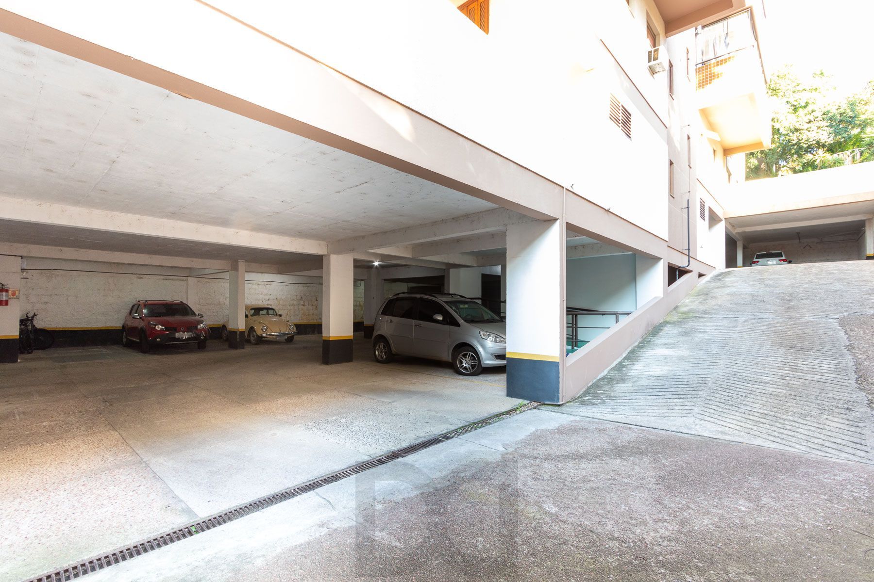 Apartamento de 2 dormitórios, 1 suíte e 2 vagas de garagem no bairro Tristeza. — foto 44