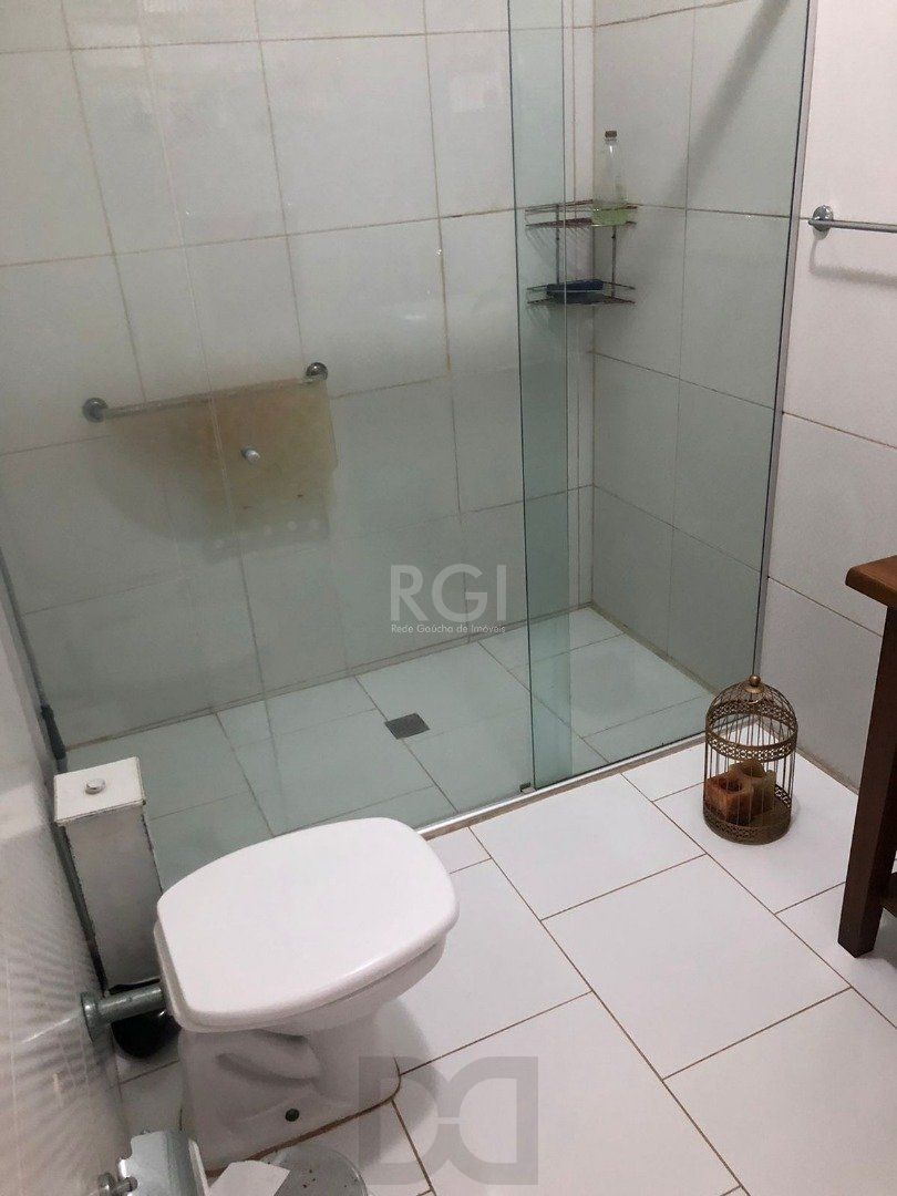 Casa para Venda com 3 dormitórios, sendo 1 suites e 3 vagas no bairro Guarujá — foto 12