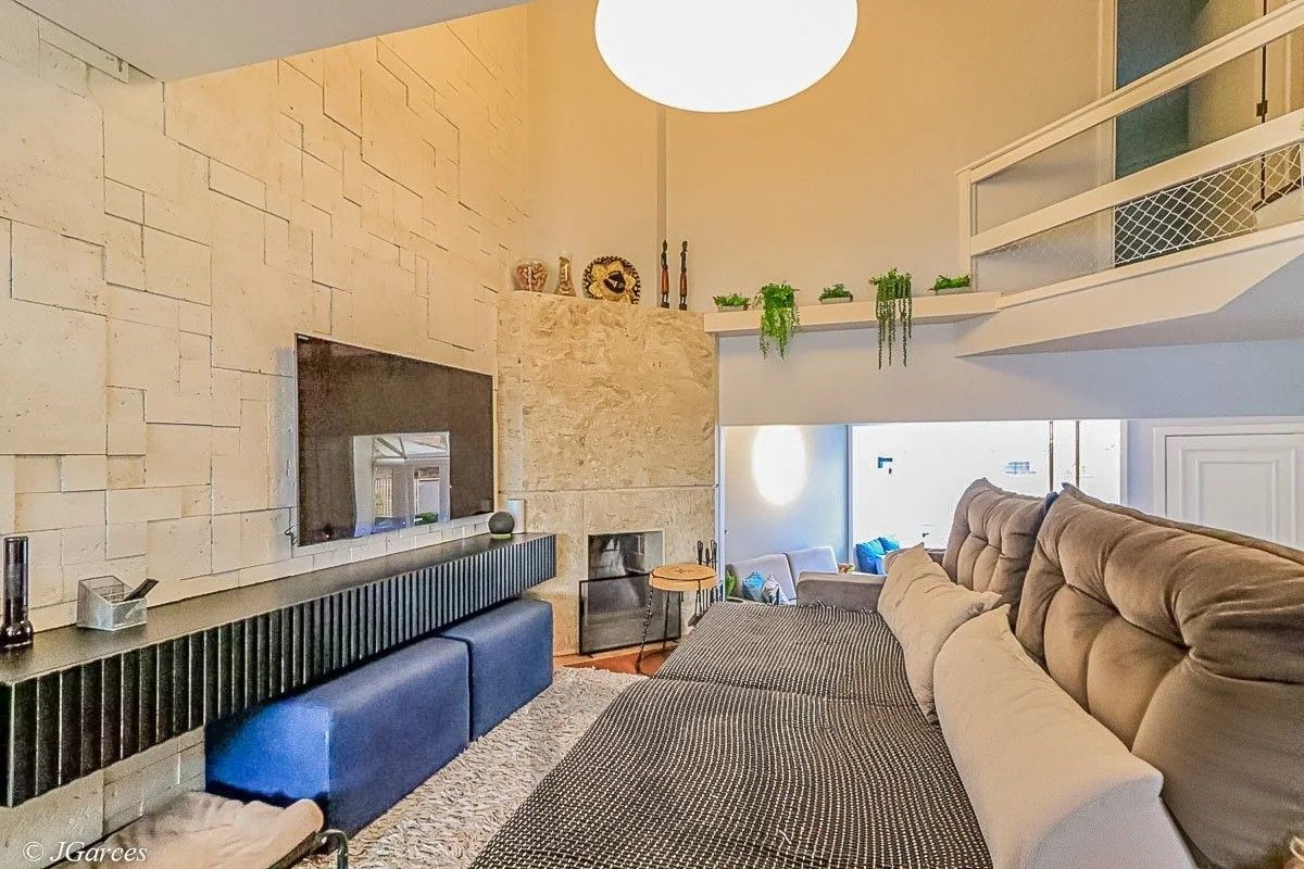 Casa em Condomínio à venda com 286m², 3 dormitórios, 1 suíte, 3 vagas, no bairro Jardim Isabel em Porto Alegre — foto 1