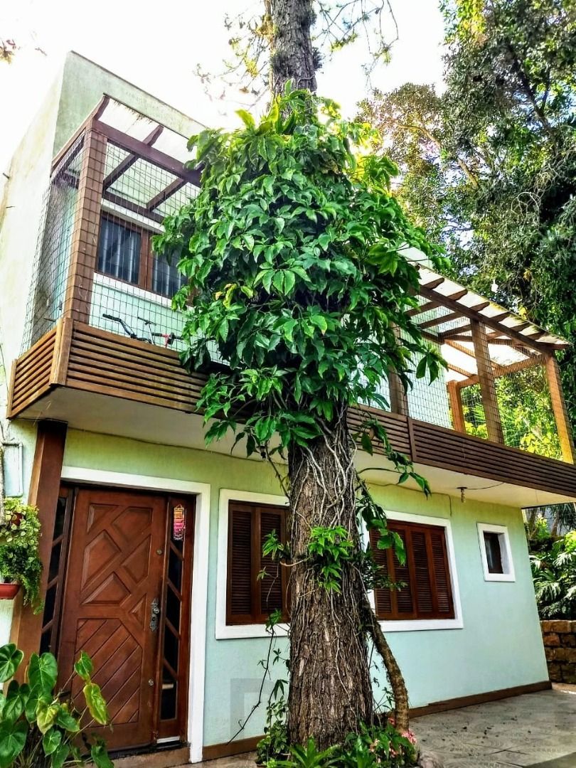Casa para Venda - 200m², 4 dormitórios, sendo 1 suites, 4 vagas - Ipanema — foto 1