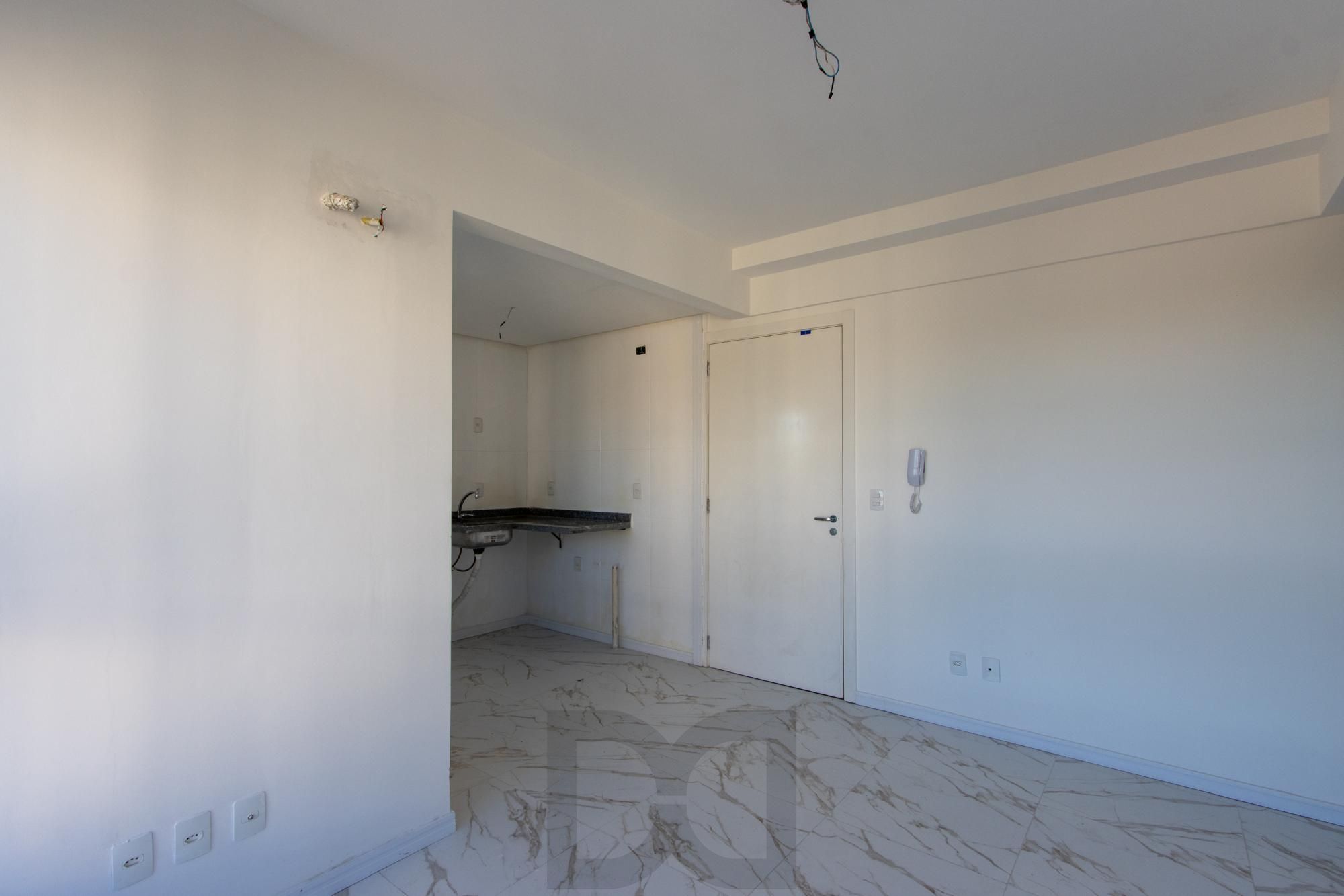 Apto com 3 dormitórios suíte e box coberto ( nunca habitado e reformado ) — foto 5