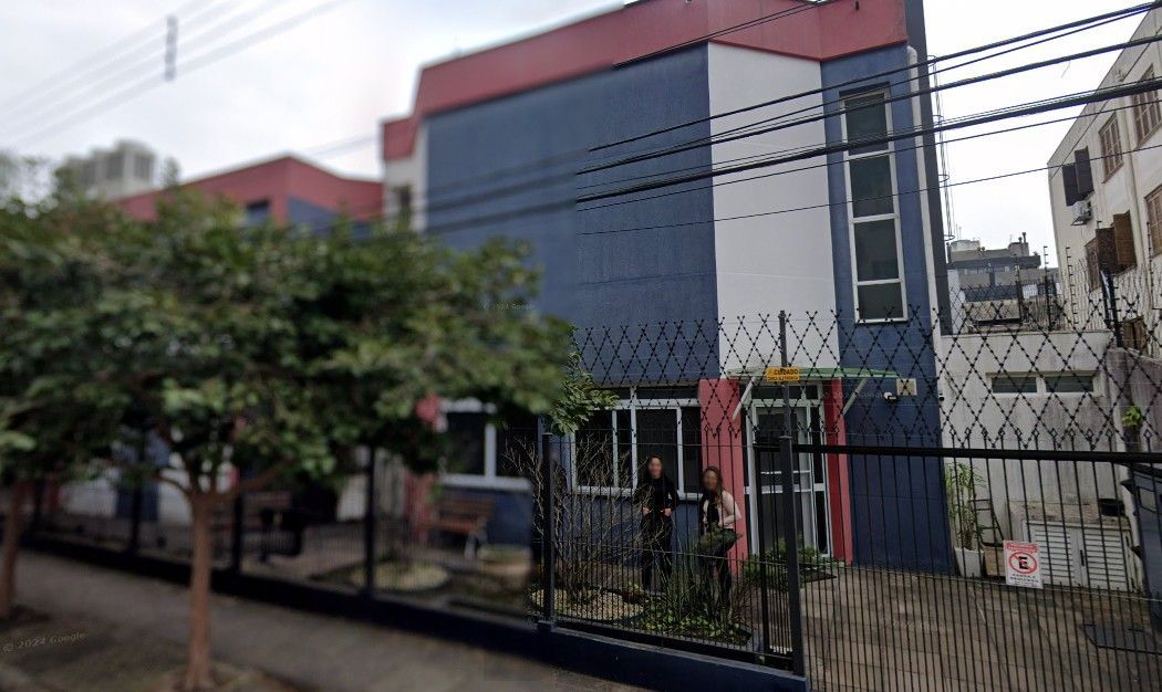 Excelente oportunidade para empresas e investidores! Prédio comercial moderno, amplo e muito bem localizado no bairro Menino Deus, oferecendo estrutura completa para diferentes tipos de negócios. — foto 4