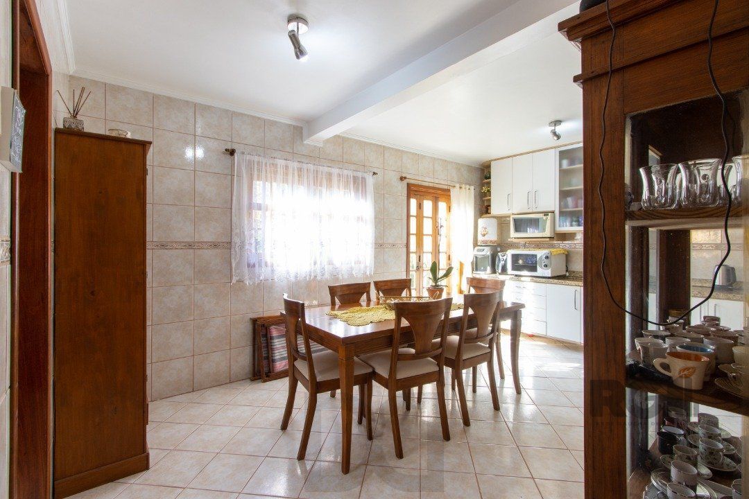 Casa de alvenaria, 3 quartos, 1 suíte, 4 banheiros e 5 vagas de garagem. — foto 15
