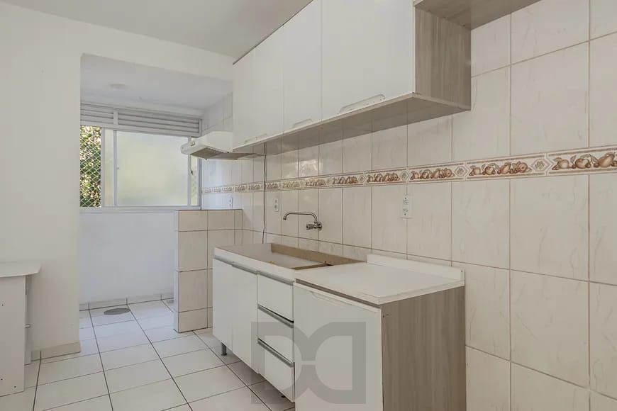 Apartamento de 2 quartos, no Bairro Tristeza, semi-mobiliado, com vaga escriturada. — foto 24