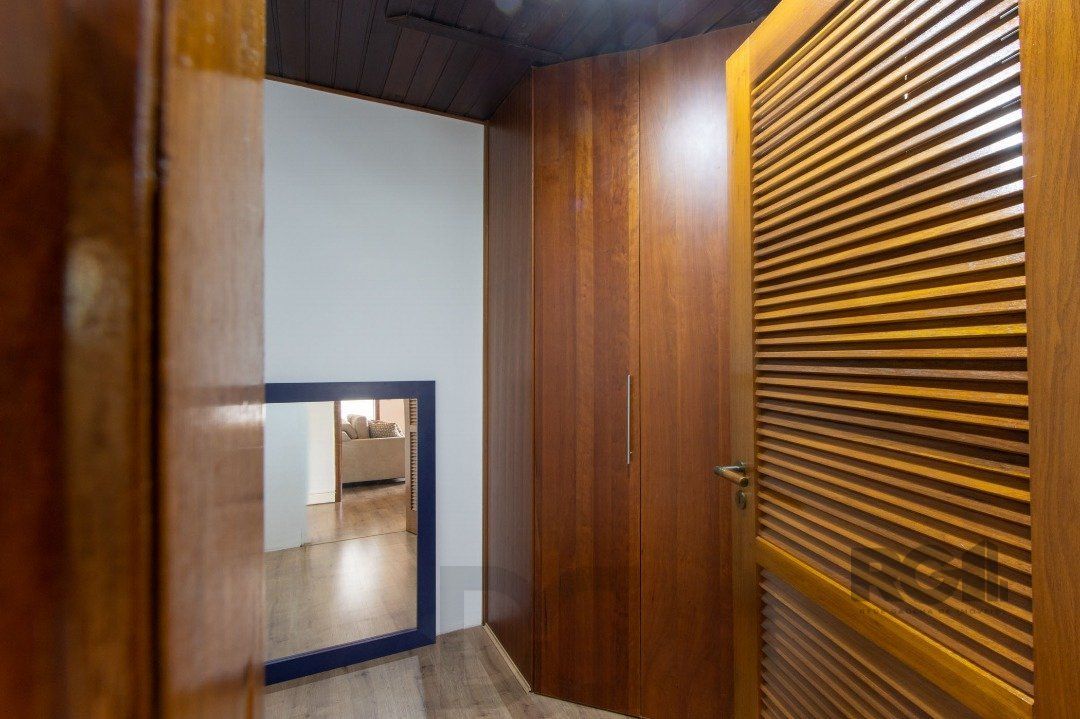 Sobrado com vista para Rio, 3 quartos, 2 suites, pátio, piscina, vaga para 4 carros - Bairro Vila Assunção — foto 56