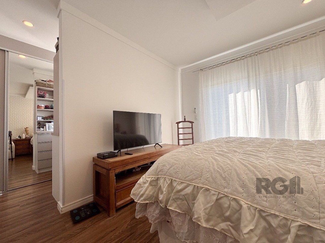 Casa em condomínio com pátio, piscina, 3 suítes e 2 vagas — foto 23