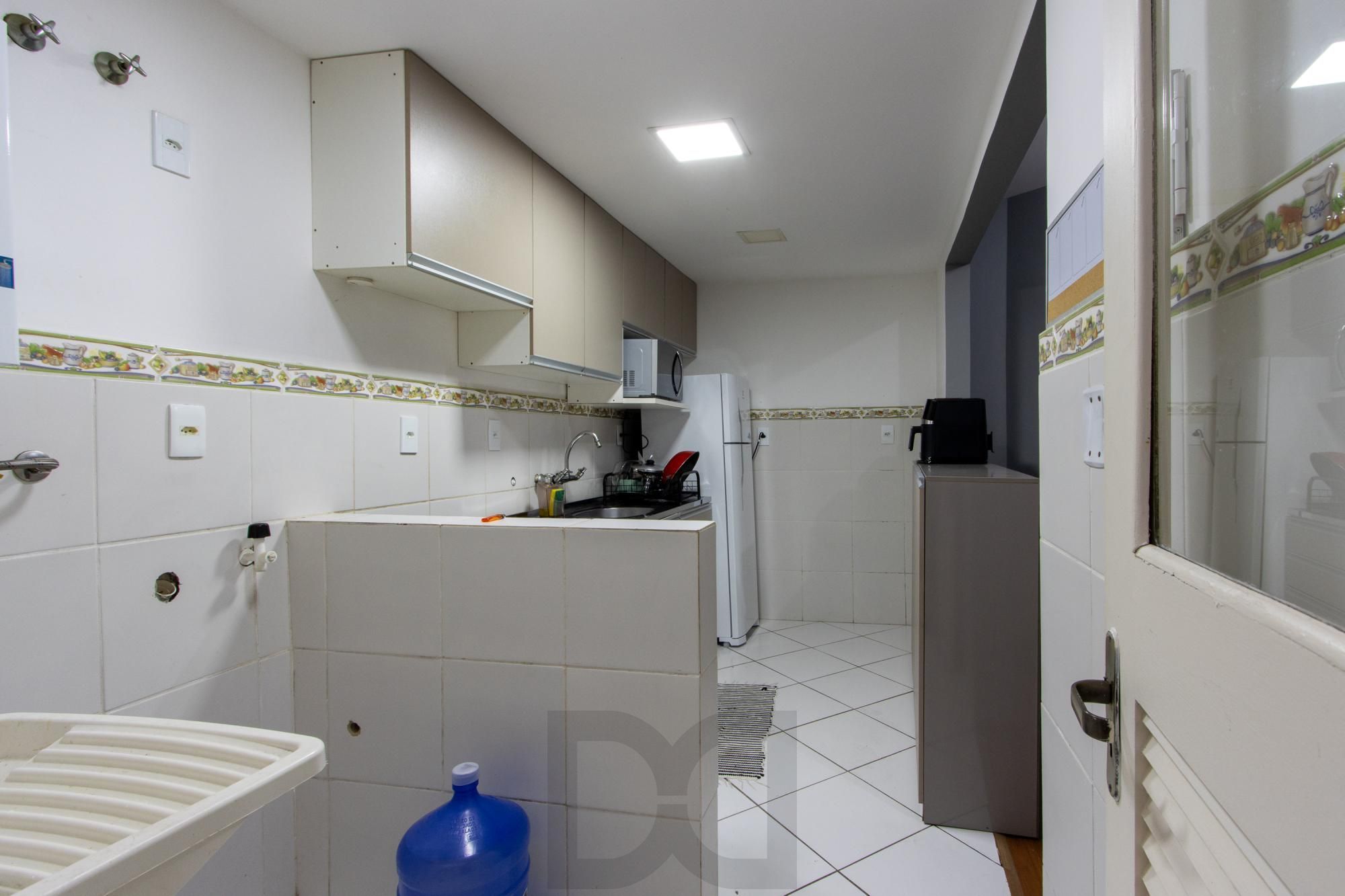Apartamento de 3 dormitórios, 1 suíte e 1 vaga de garagem no bairro Pedra Redonda. — foto 13