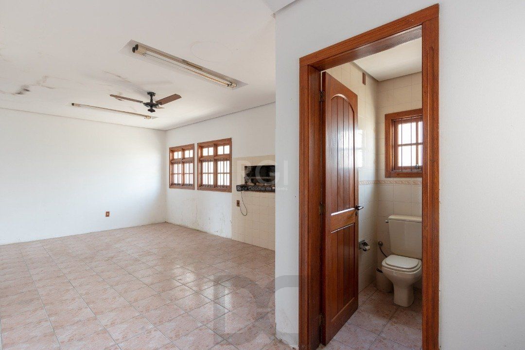 Casa para Venda - 460m², 4 dormitórios, sendo 1 suites, 4 vagas - Cristal — foto 12