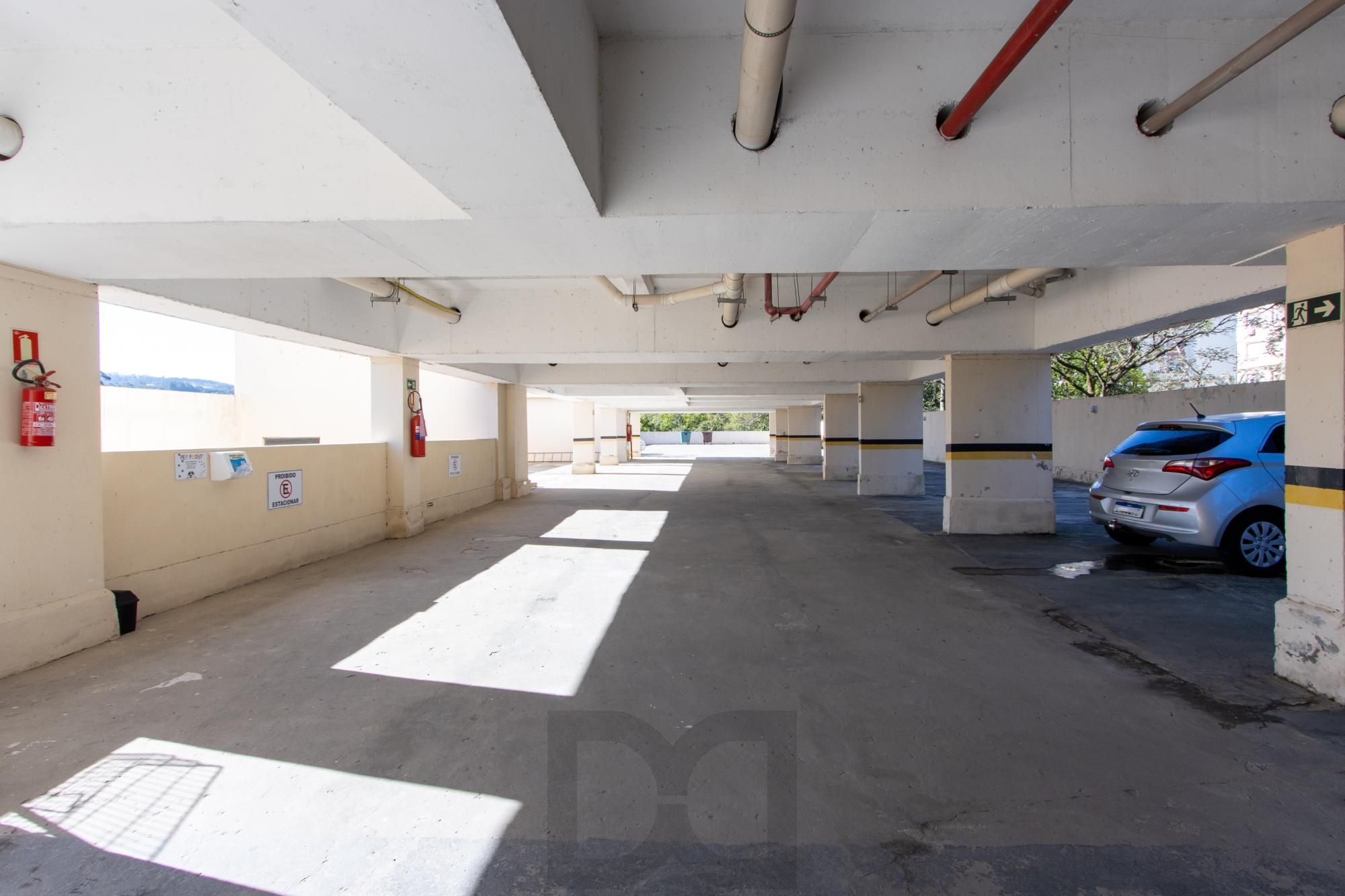 Apto com 3 dormitórios suíte e box coberto ( nunca habitado e reformado ) — foto 43