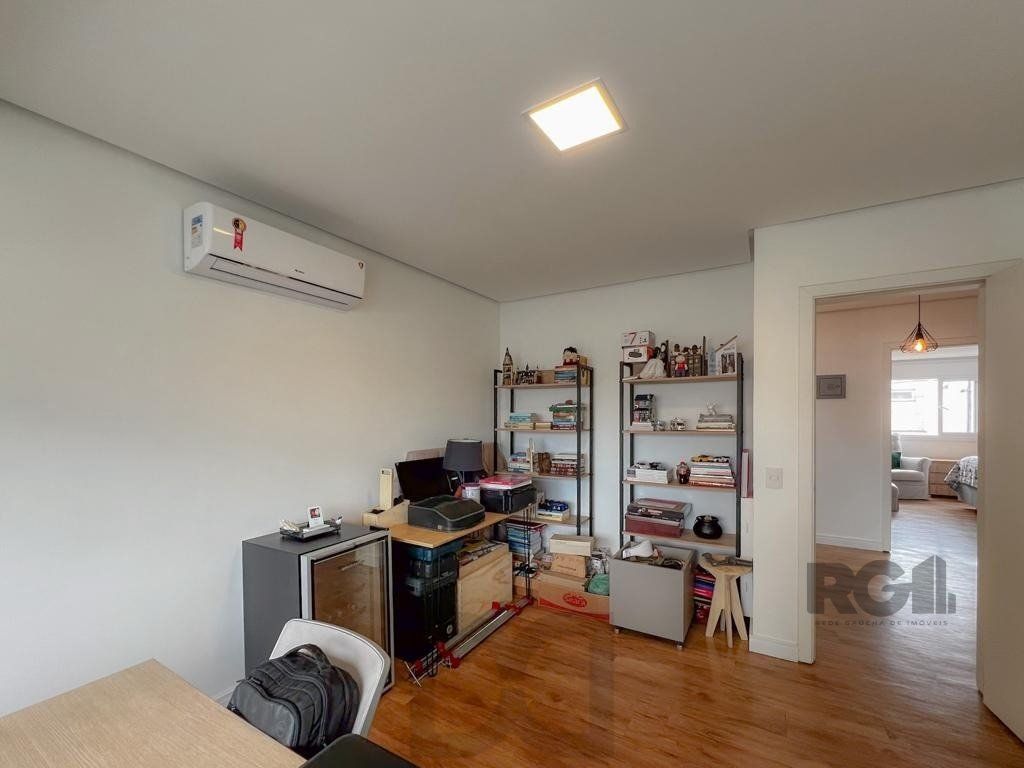 Encantadora residência em condomínio fechado no bairro Hípica. — foto 34