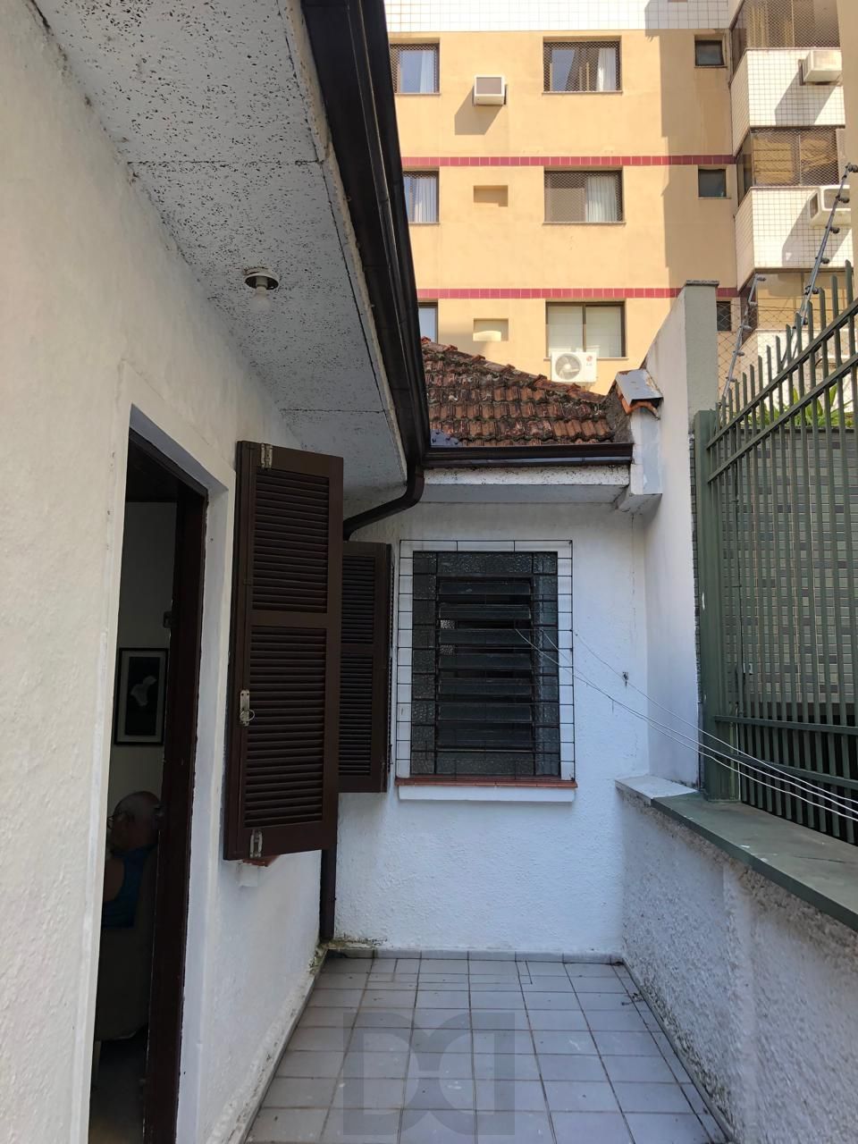Casa de alvenaria, 3 dormitórios, 1 vaga coberta, bairro Mont Serrat. — foto 9