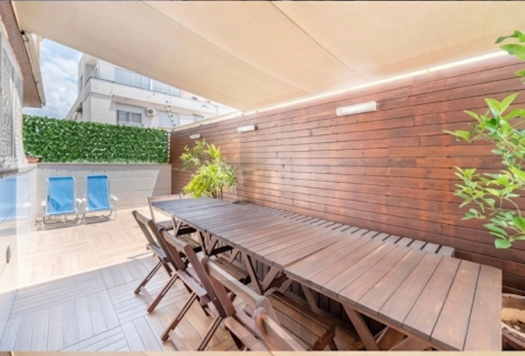 Apartamento garden, 3 quartos, mobiliado no Menino Deus em Porto Alegre. — foto 1