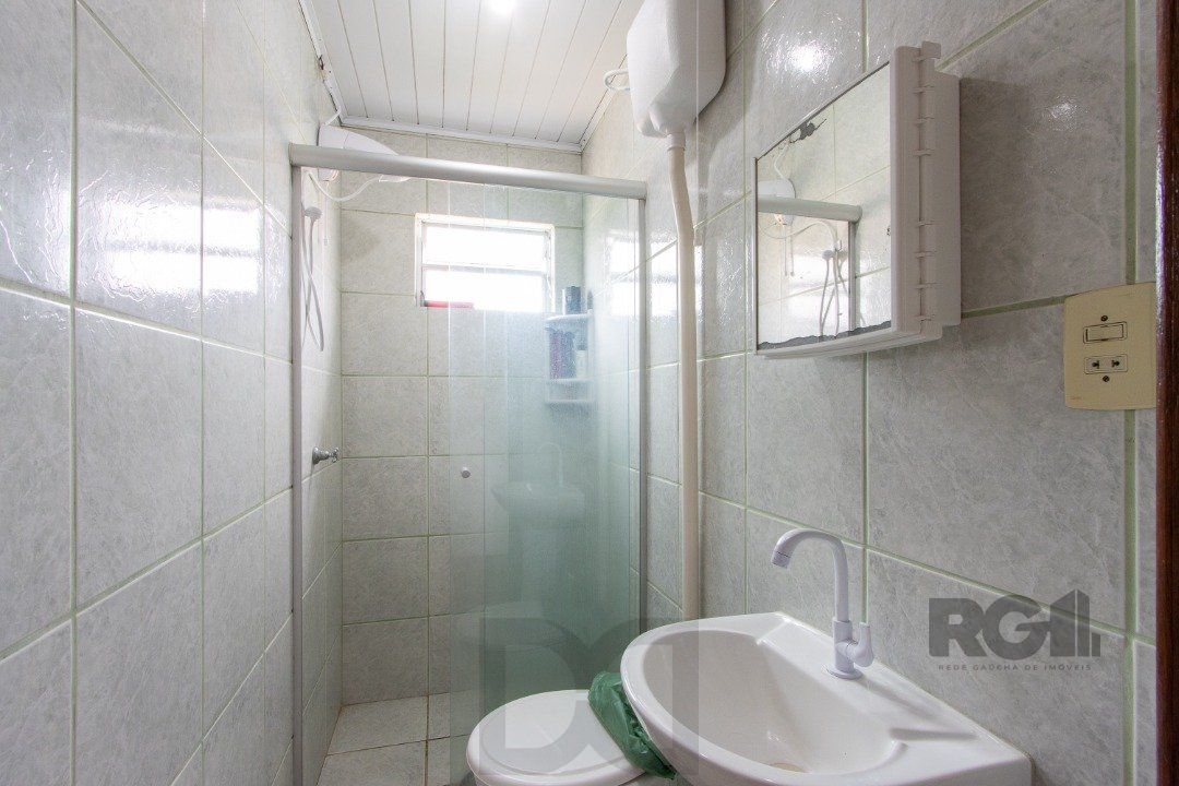 Casa térrea, 3 quartos, edícula, com 2 suites, pátio - Bairro Guarujá — foto 48
