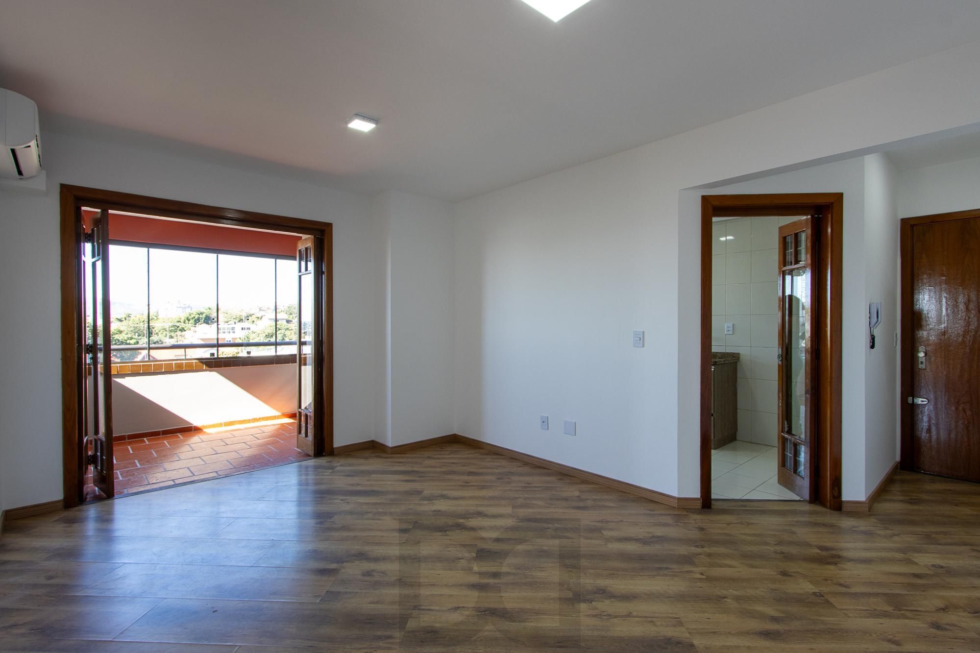 Apartamento de 2 dormitórios, 1 suíte e 2 vagas de garagem no bairro Tristeza. — foto 1