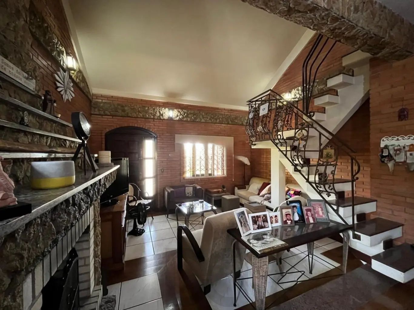 Casa com 4 quartos e 2 lareiras no bairro Belém Velho — foto 12