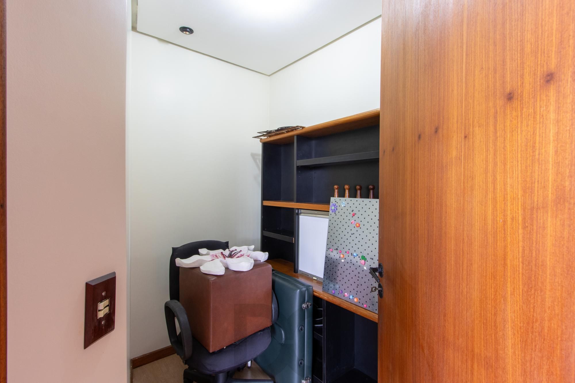Sala comercial à venda no bairro Menino Deus – Edifício Comendador Luigi Gerace — foto 9