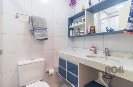 Casa impecável e mobiliada, com 3 niveis, possui 3 dormitórios sendo 1 suíte, 4 banheiros — foto 47