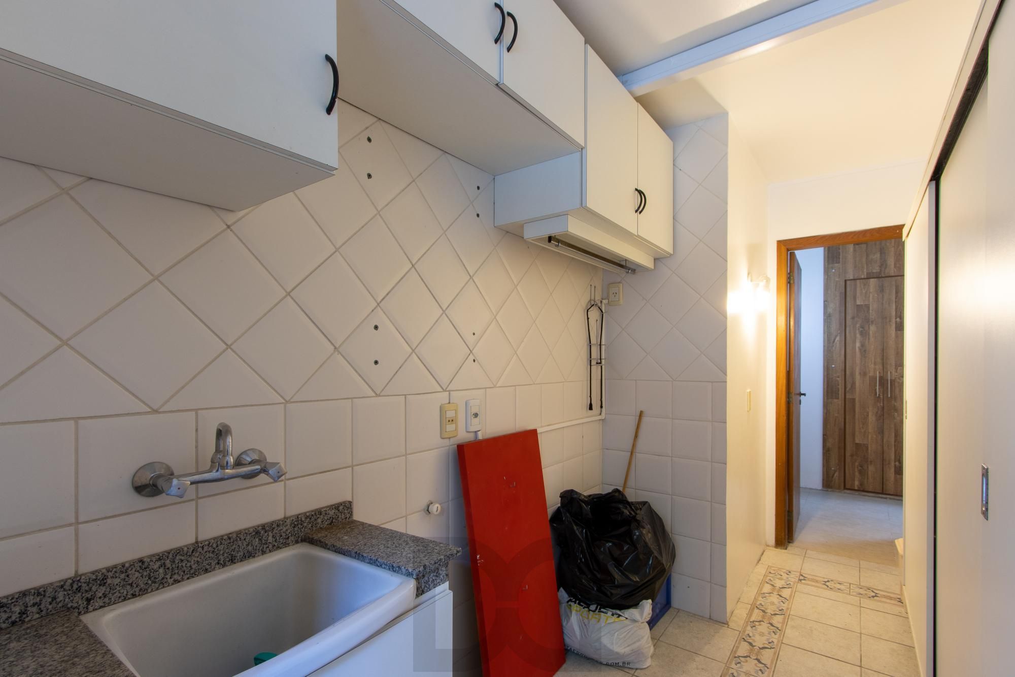 Excelente Casa em Condominio Fechado com 440,60m Dormitórios, sendo 2 Suítess — foto 18