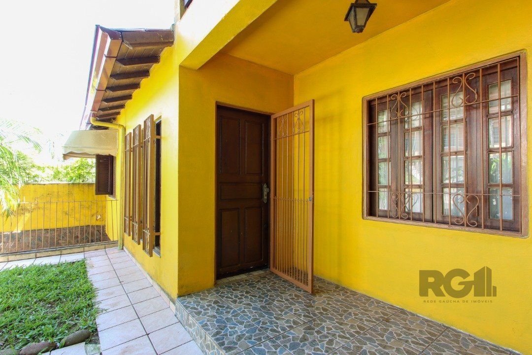 Casa 04 dormitórios, 02 suítes, living 02 ambientes — foto 2