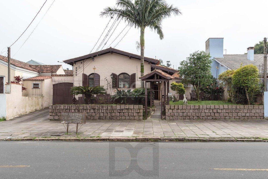 Casa para Venda - 380m², 3 dormitórios, sendo 1 suites, 3 vagas - Tristeza — foto 1