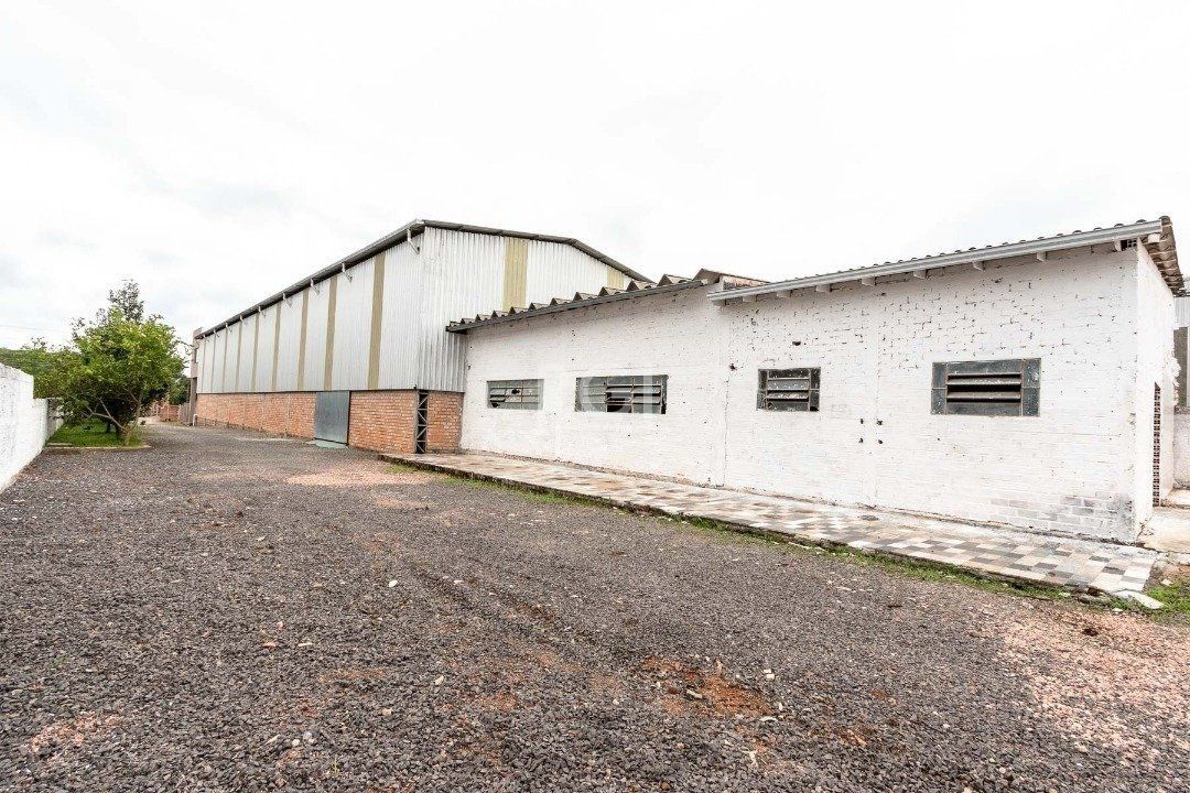 Pavilhão com área construída de cerca de 900m² — foto 44