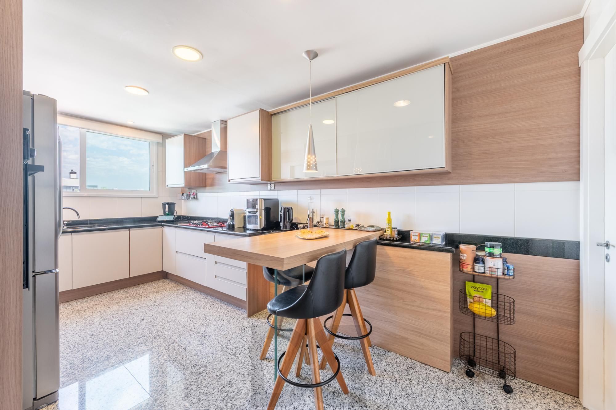 Apartamento com 204m², 3 dorm, 5 vagas no Petrópolis — foto 28