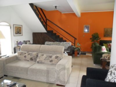 Casa para Venda - 270m², 5 dormitórios, sendo 1 suites, Guarujá — foto 1