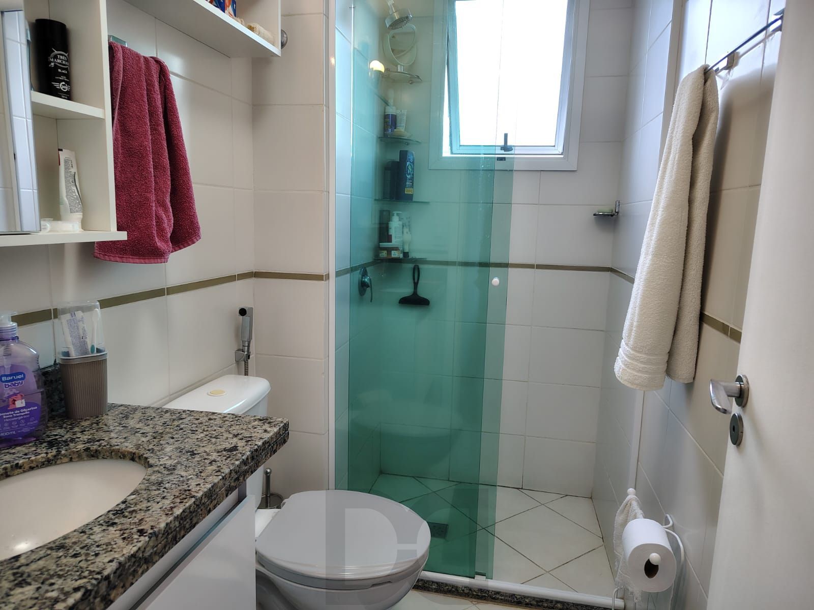 Apartamento de 2 quartos, living para 2 ambientes, cozinha com churrasqueira e 1 vaga de garagem coberta. — foto 12
