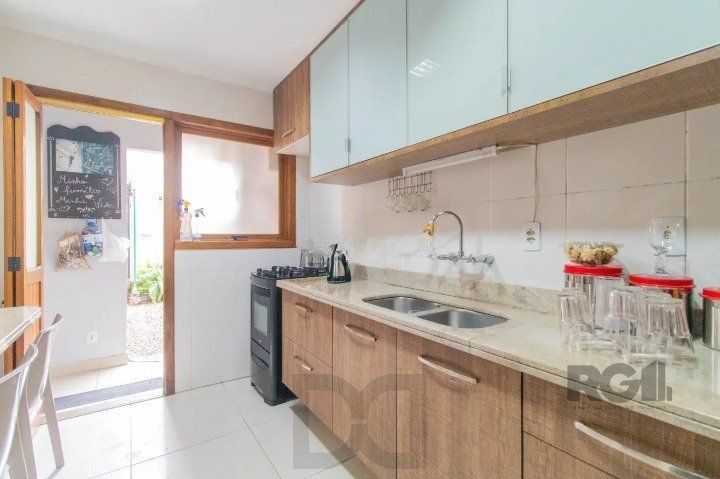 Casa em condomínio na zona sul, 3 quartos, suíte, lareira, churrasqueira, 2 vagas de garagem coberta. — foto 10