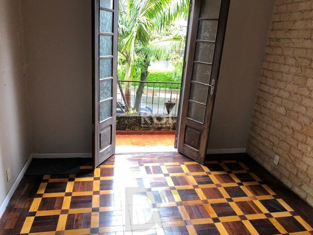 Casa Comercial para Venda - 0m², 0 dormitórios, Petrópolis — foto 2
