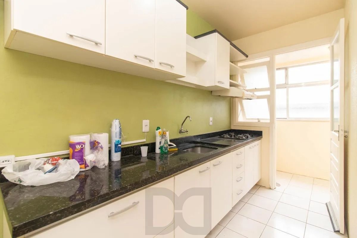Apartamento 1 dormitório reformado e com planejados 1 banheiro. — foto 1