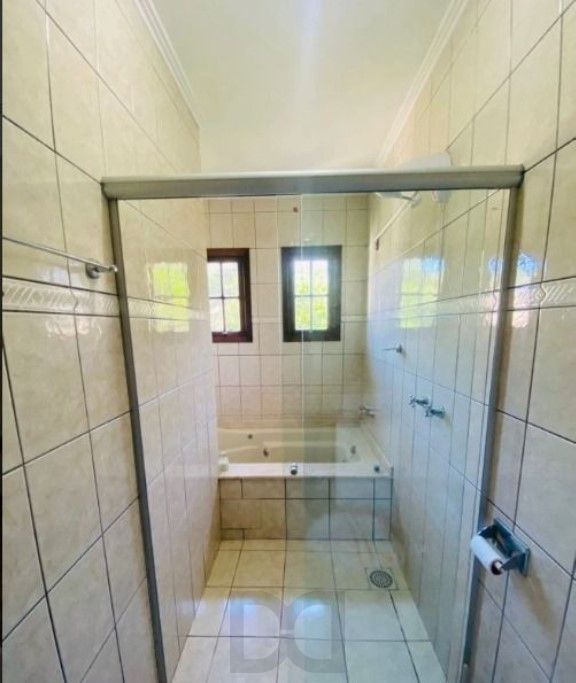 Casa 4 dormitórios, localizada no bairro Hípica, em Porto Alegre. — foto 14