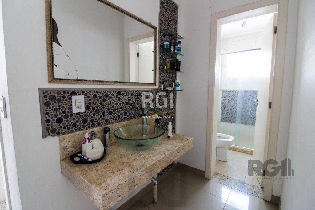 Casa para Venda - 300m², 3 dormitórios, sendo 1 suites, 4 vagas - Teresópolis — foto 14