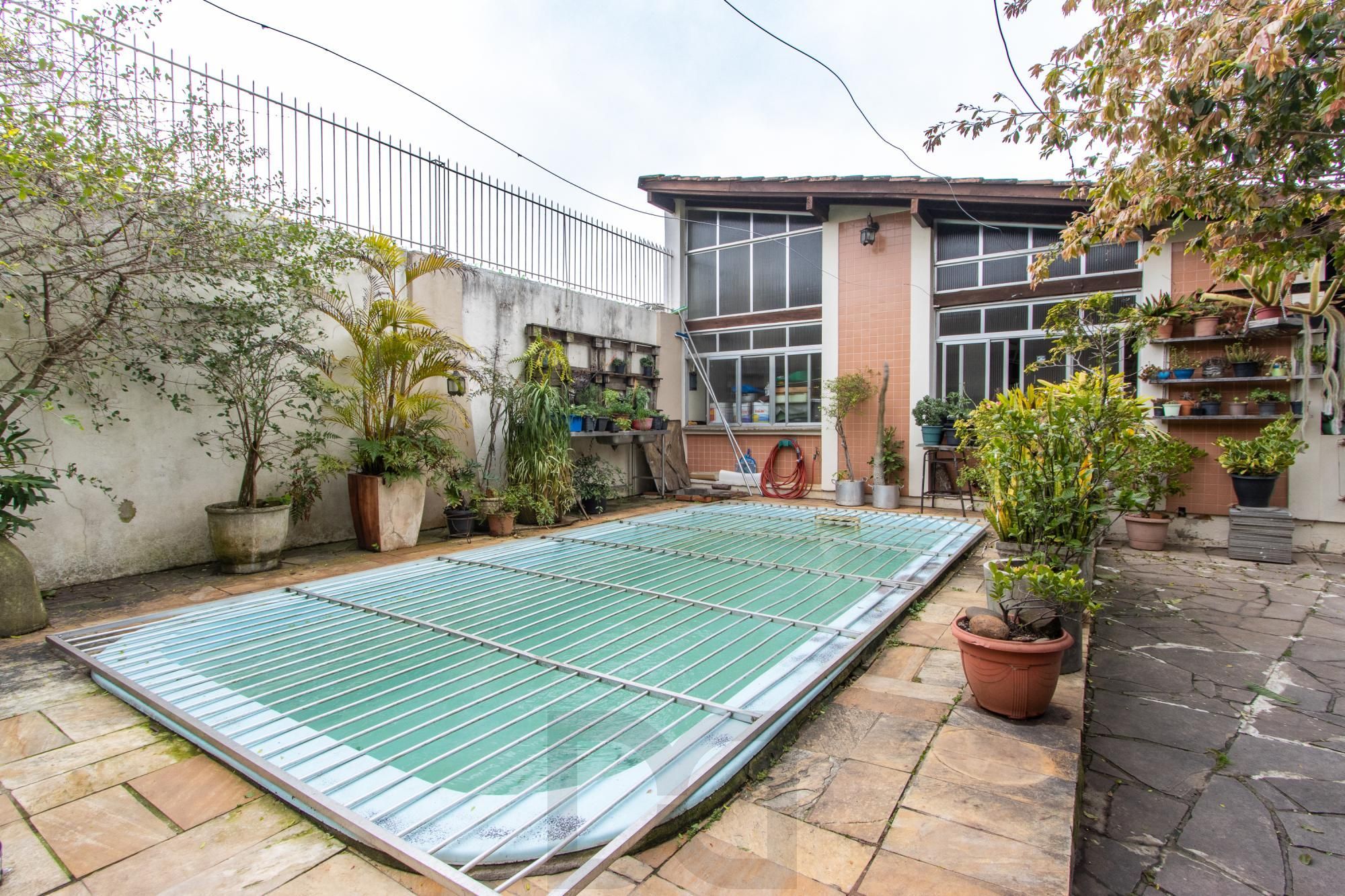 Casa para Venda - 485m², 4 dormitórios, sendo 1 suites, 3 vagas - Cristal — foto 27