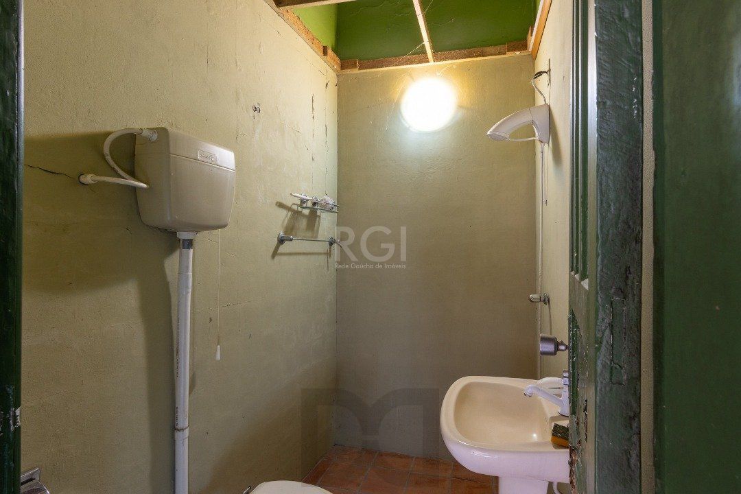 Casa para Venda - 244m², 3 dormitórios, sendo 1 suites, 2 vagas - Guarujá — foto 39