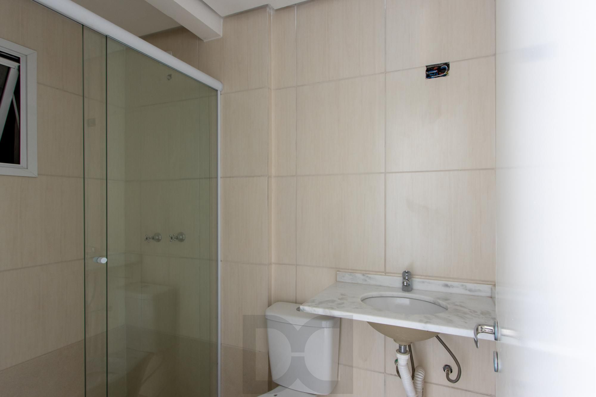 Apto com 3 dormitórios suíte e box coberto ( nunca habitado e reformado ) — foto 11