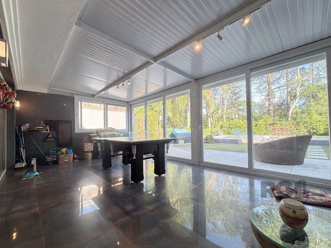Casa em condomínio com pátio, piscina, 3 suítes e 2 vagas — foto 49