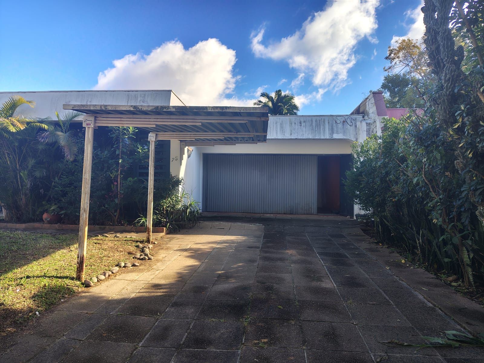 Casa de alvenaria, com 3 dormitórios, 1 suíte e 2 vagas de garagem coberta. — foto 7